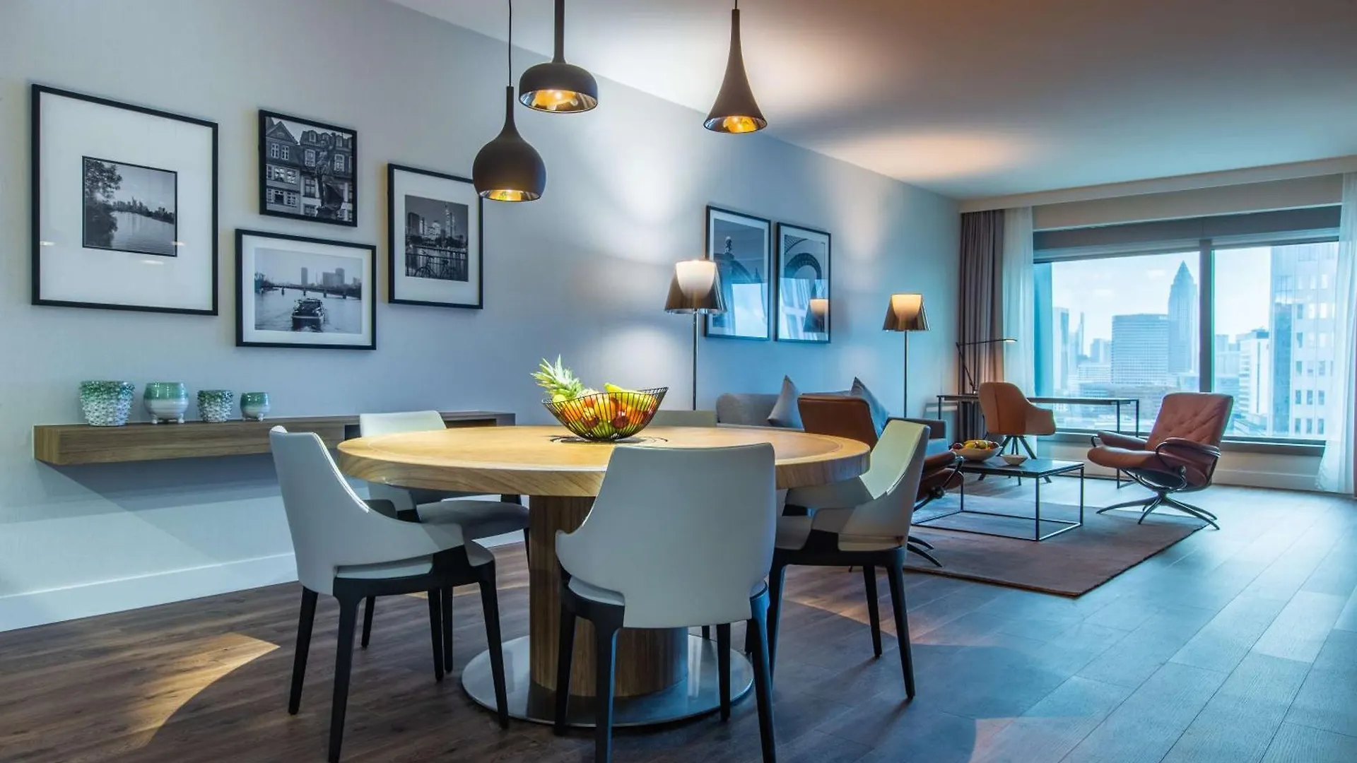****  Radisson Blu Hotel Frankfurt Frankfurt nad Mohanem Německo