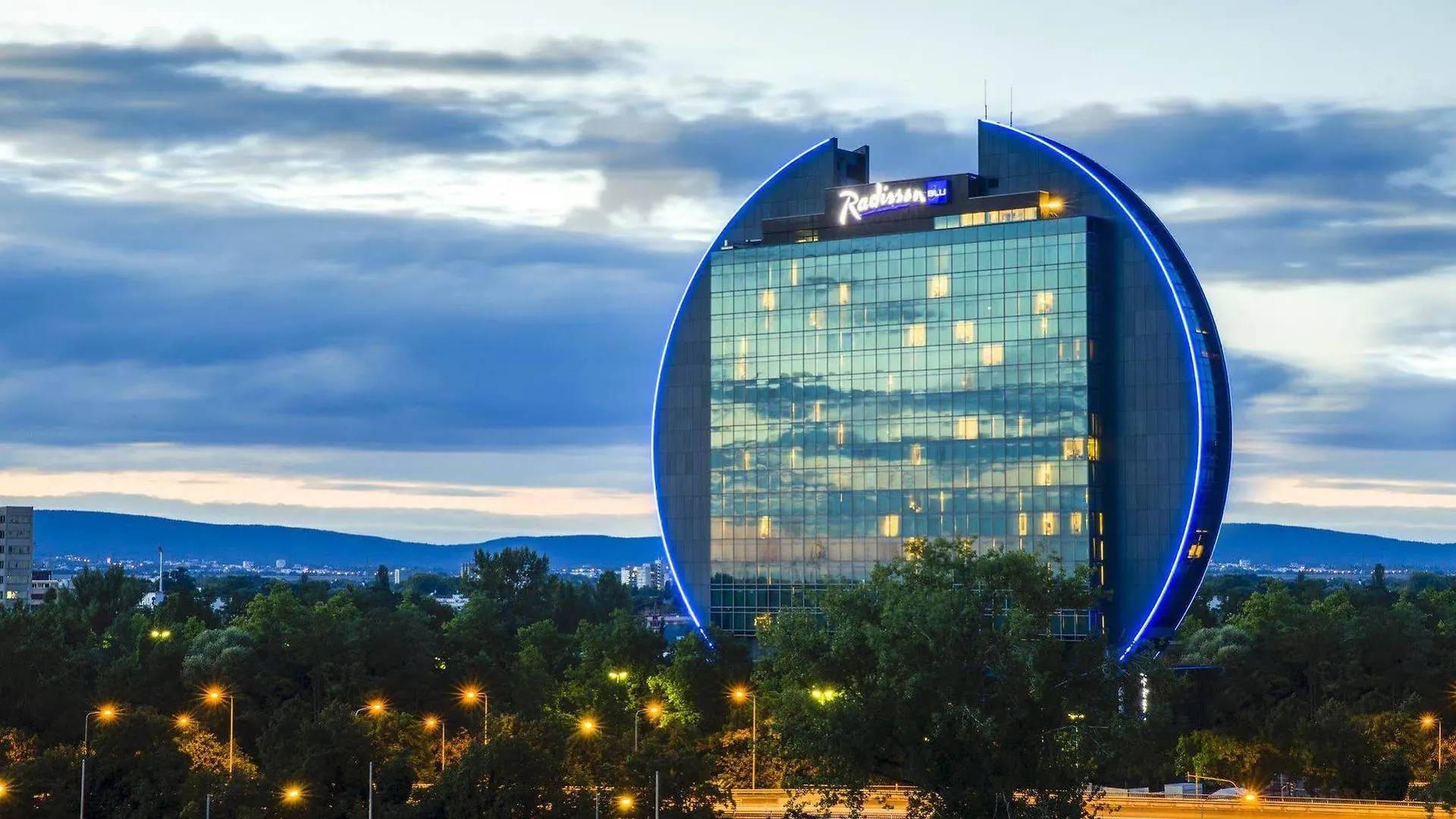 Radisson Blu Hotel Frankfurt location